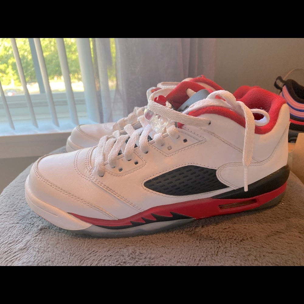 Boys Jordan 5 low